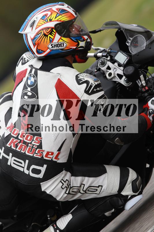 Archiv-2022/13 25.04.2022 Plüss Moto Sport ADR/Freies Fahren/backside